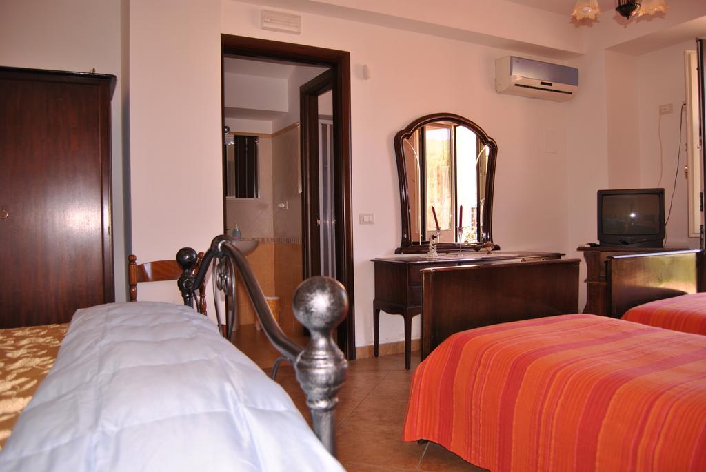 بيديمونتي إتنيو B&B Villagata الغرفة الصورة